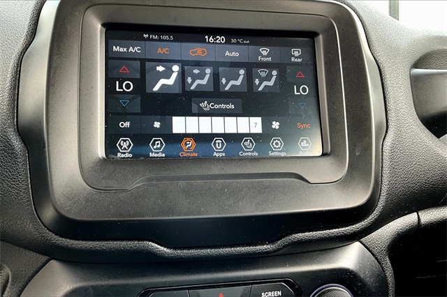 2020 Jeep Renegade Latitude photo 12