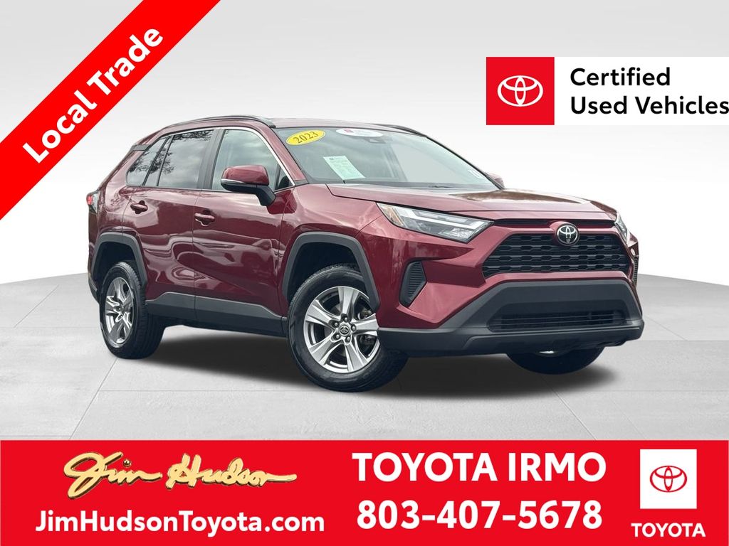 2023 Toyota RAV4 XLE's photo
