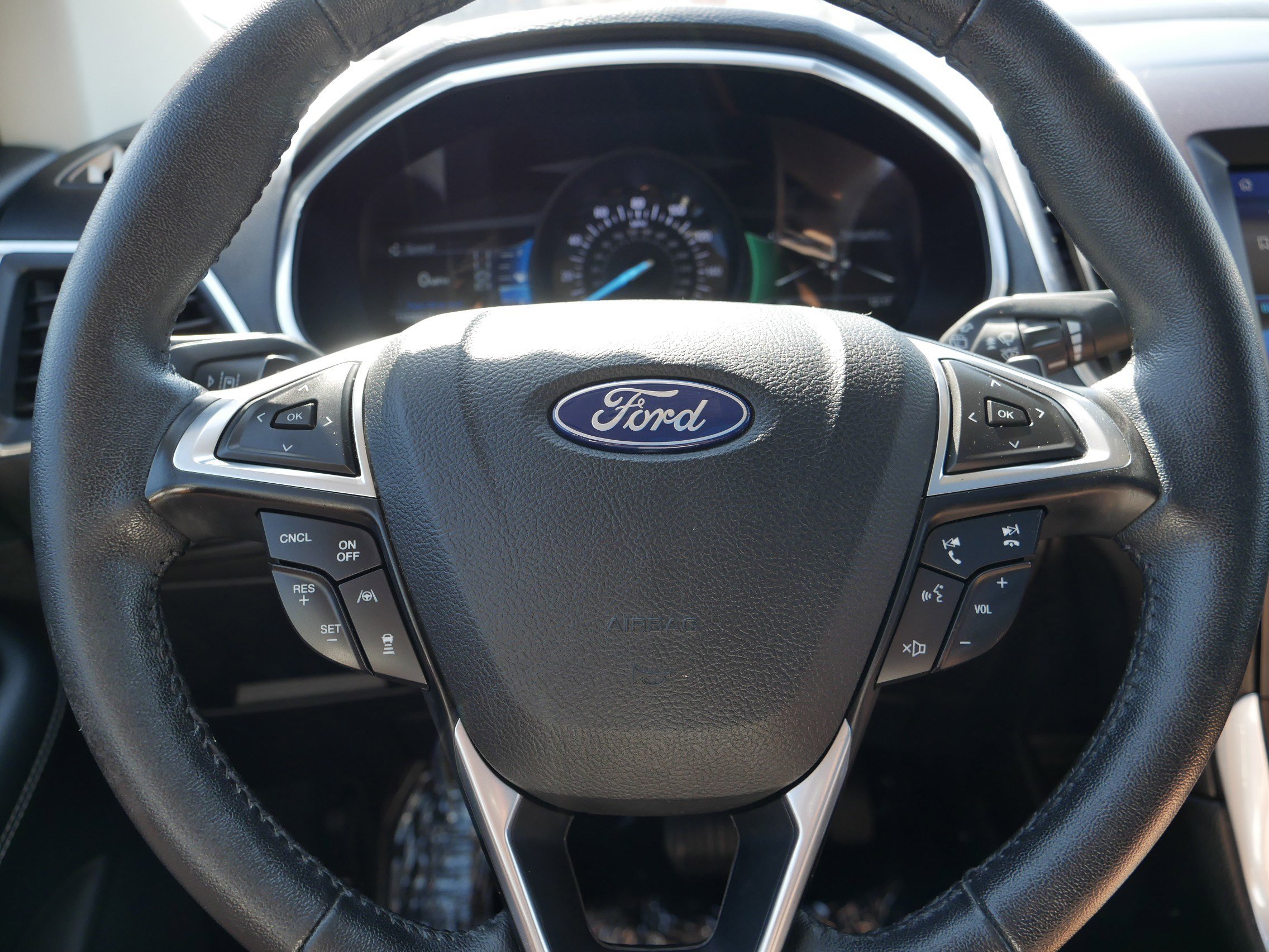 2019 Ford Edge Titanium photo 21