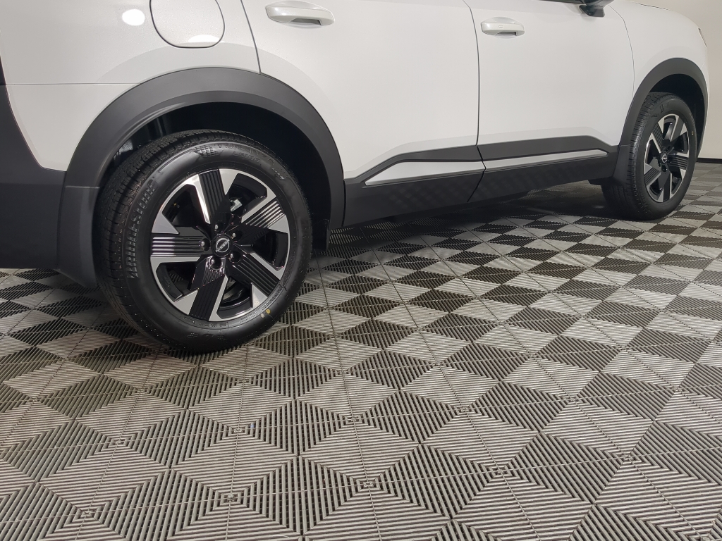2026 Nissan Kicks SV photo 7