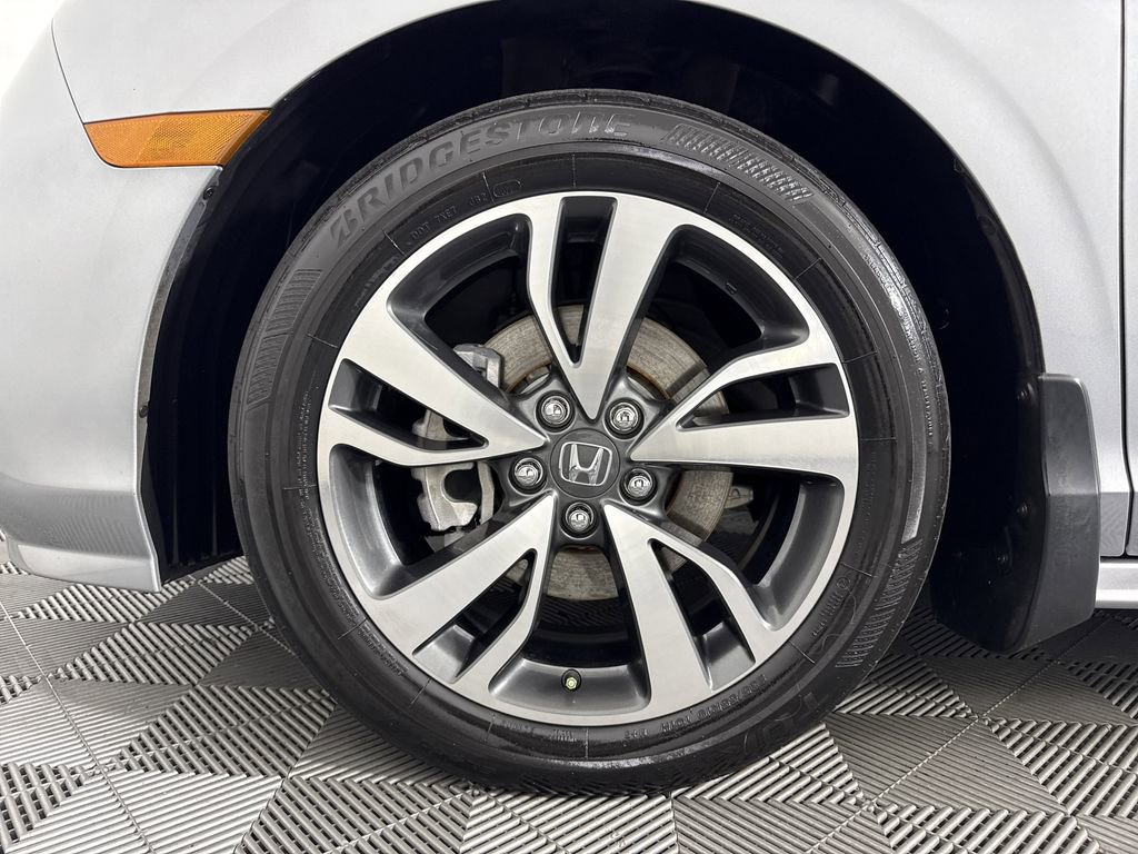 2023 Honda Odyssey Touring photo 8