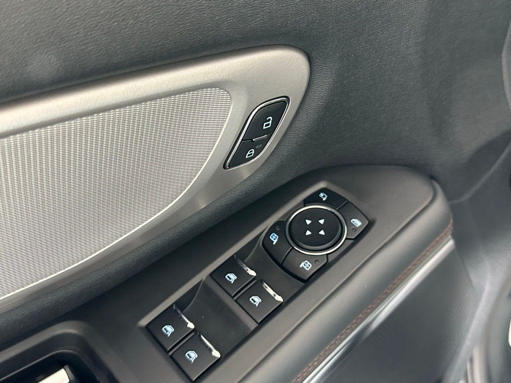 2025 Ford Expedition MAX photo 13