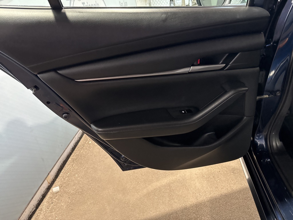 2022 Mazda Mazda3 Select photo 19