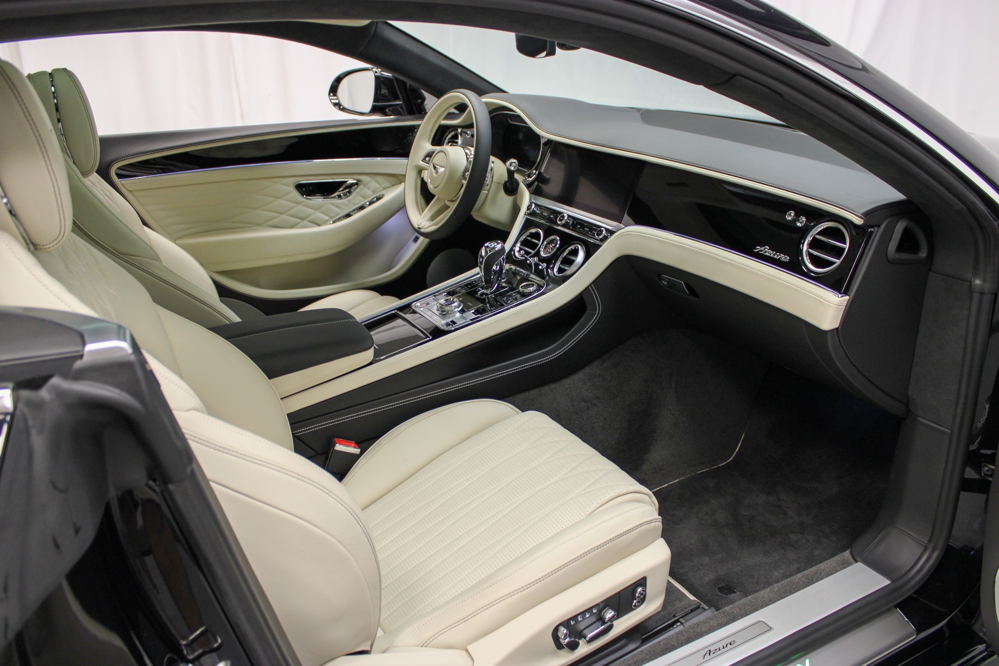 2024 Bentley Continental GT Azure V8 photo 27