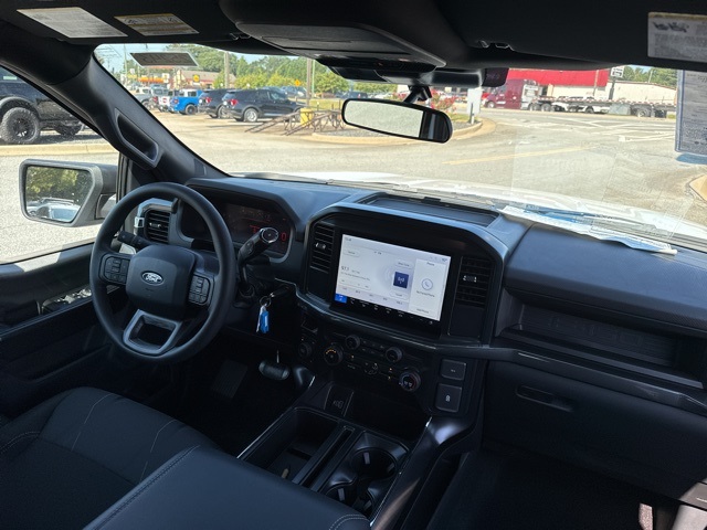 2025 Ford F-150 STX photo 15