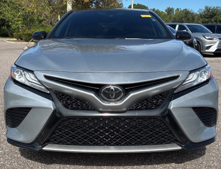 2020 Toyota Camry XSE photo 5