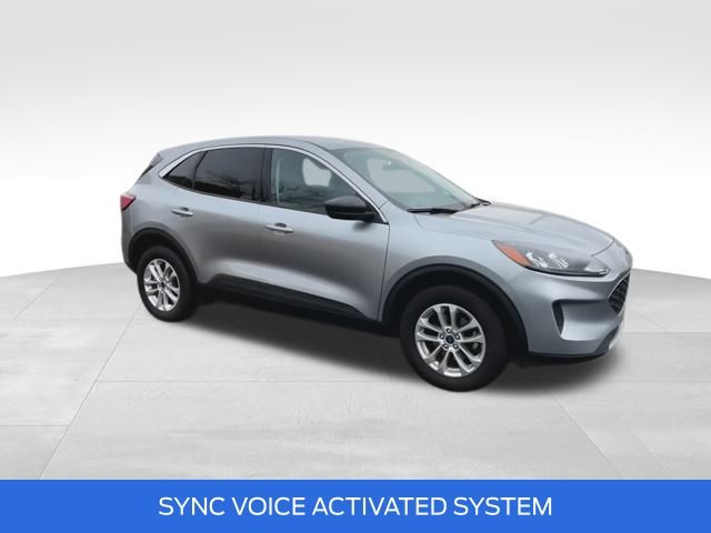 2022 Ford Escape SE photo 2