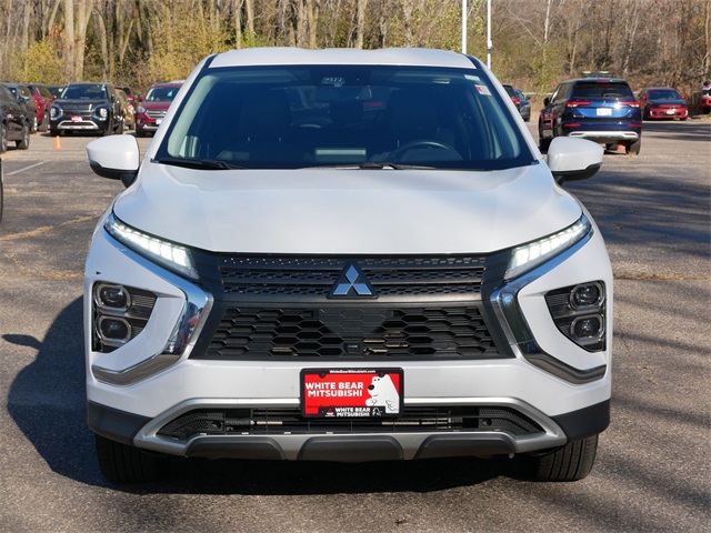 2022 Mitsubishi Eclipse Cross SE photo 2