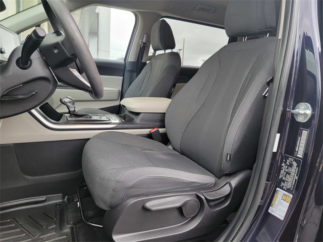2022 Kia Carnival LX photo 15