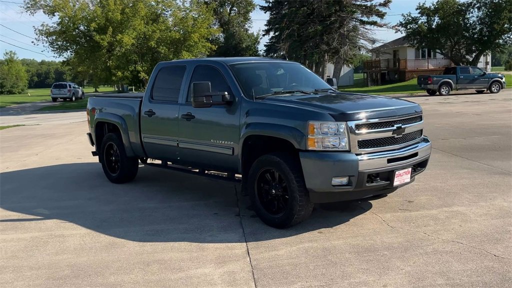 Used 2011 Chevrolet Silverado 1500 LT with VIN 3GCPKSE31BG234024 for sale in Oslo, Minnesota