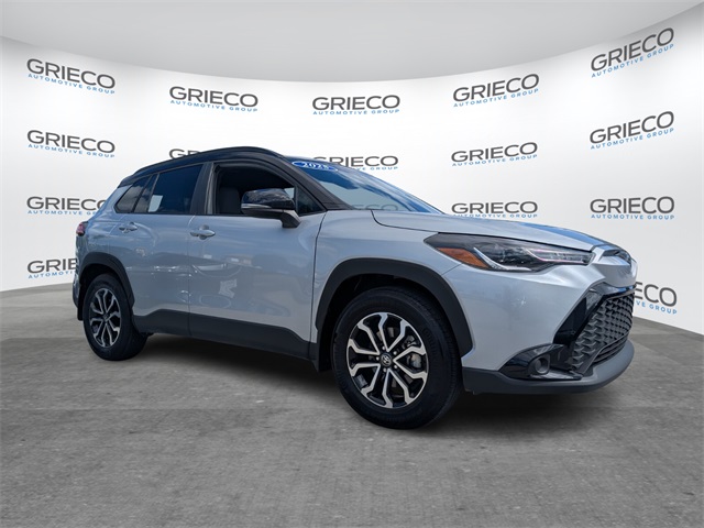 2025 Toyota Corolla Cross SE's photo