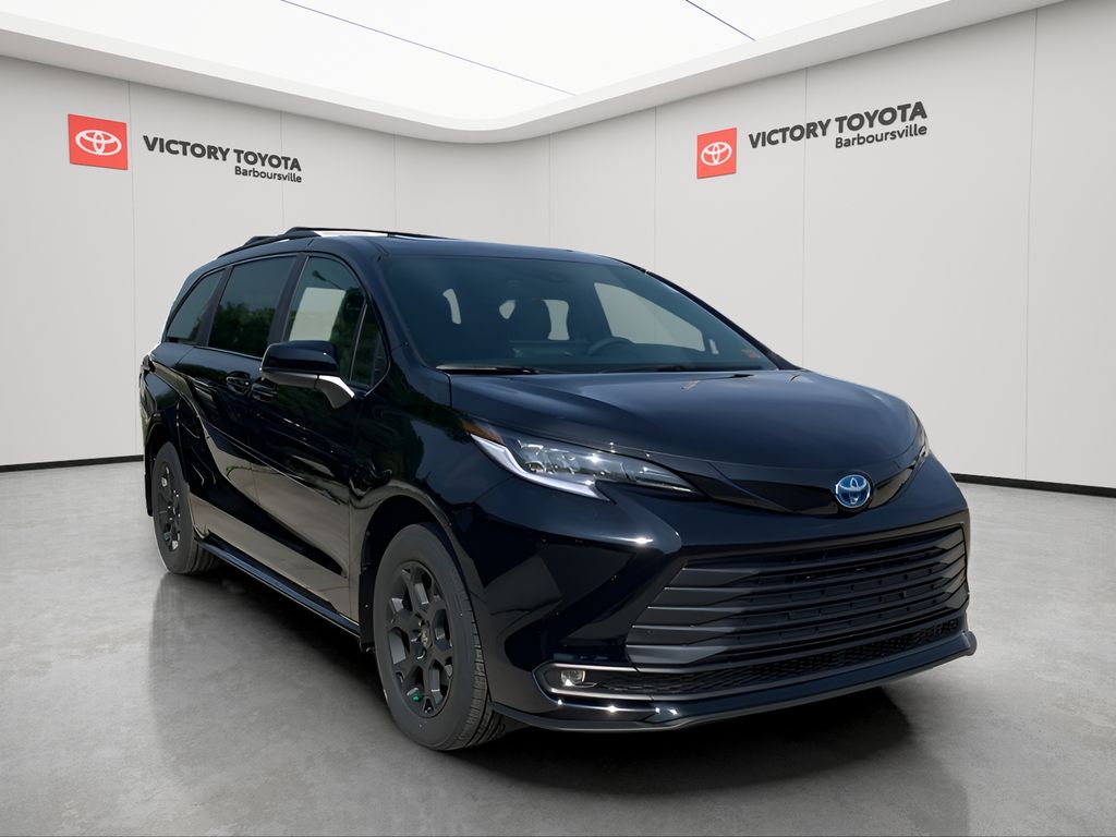 2025 Toyota Sienna Woodland Edition's photo