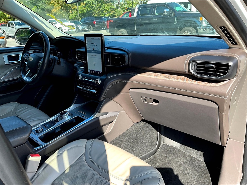 2020 Ford Explorer Platinum photo 14