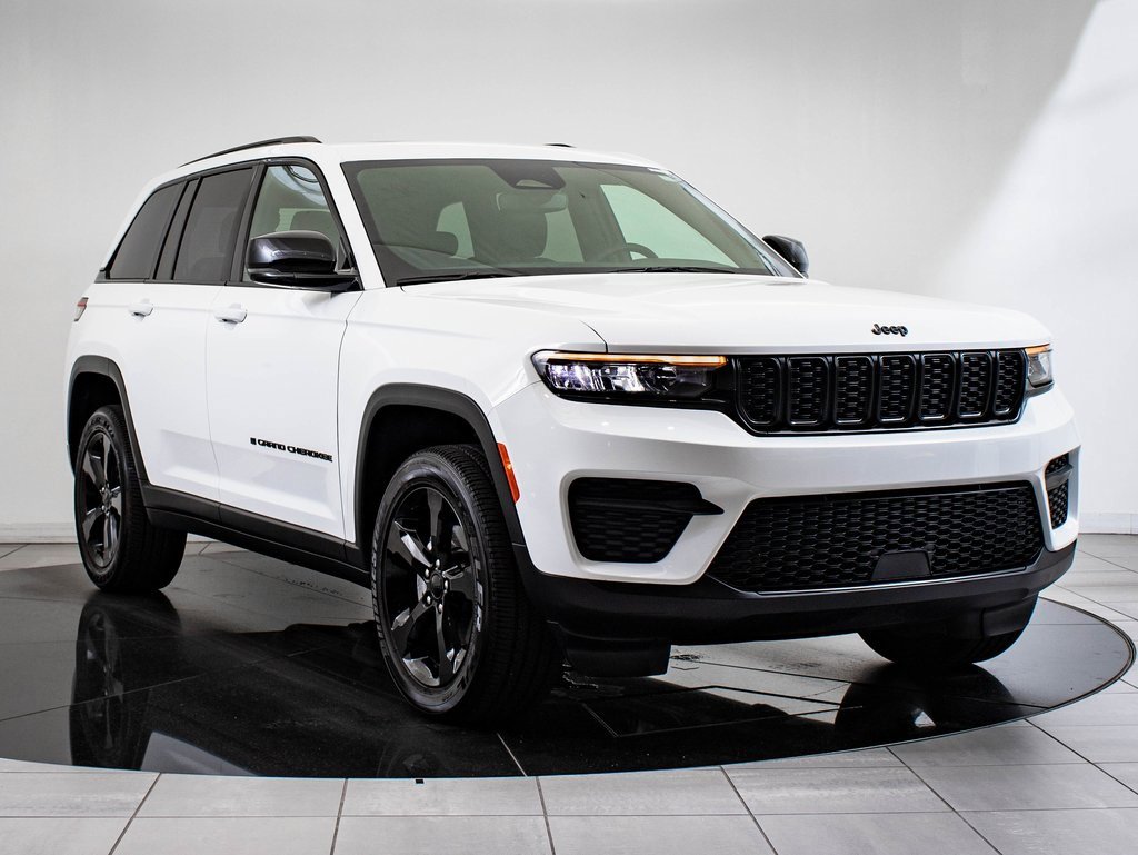 2023 Jeep Grand Cherokee Altitude photo 10