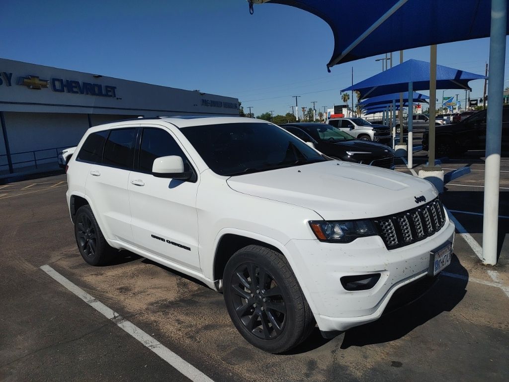 2019 Jeep Grand Cherokee Altitude photo 2