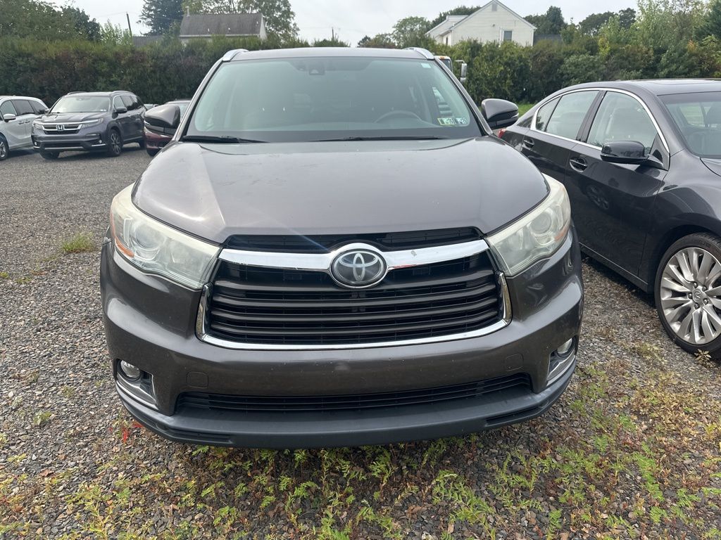 2016 Toyota Highlander Base Hybrid photo 2