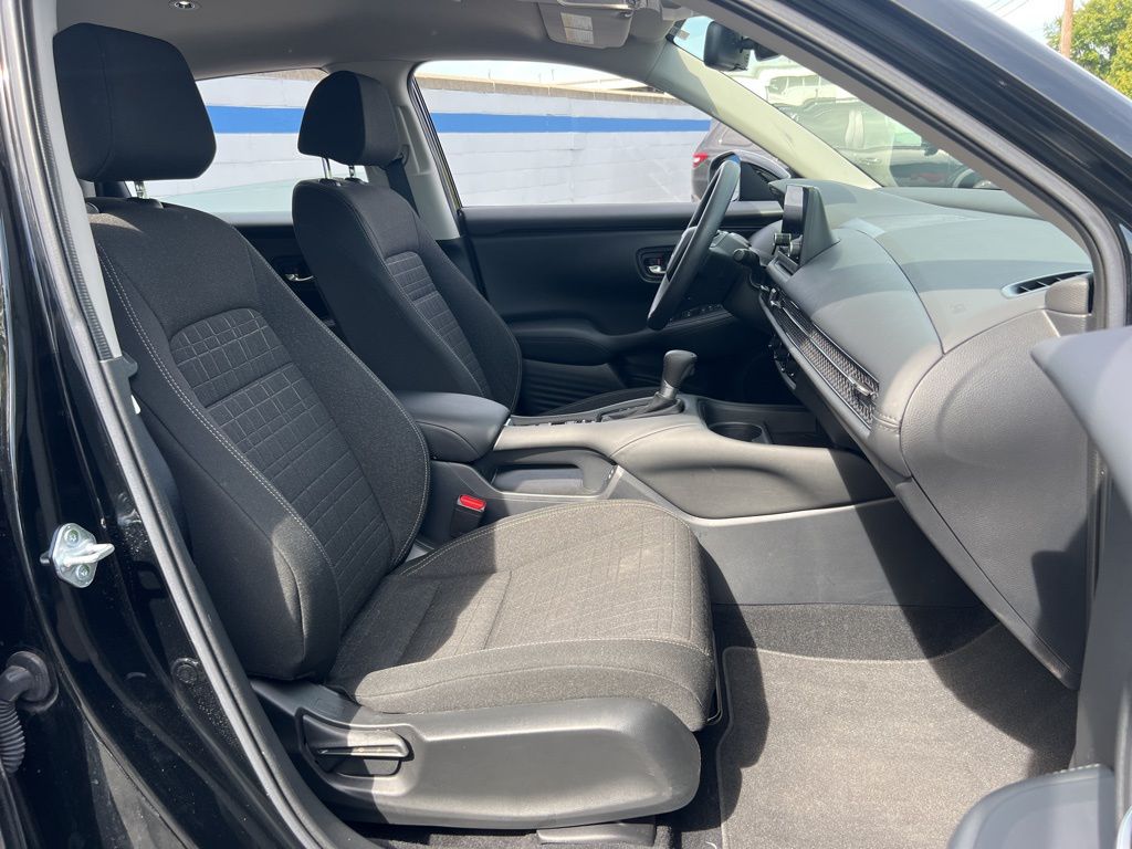2024 Honda HR-V LX photo 21