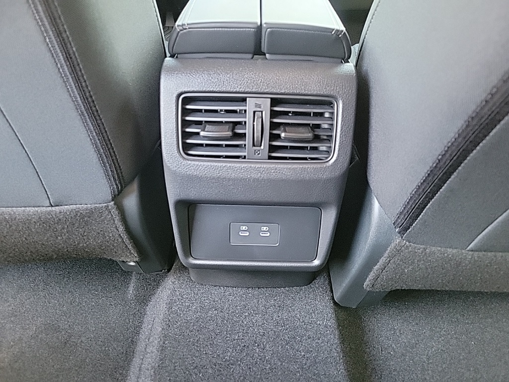2026 Nissan Rogue SV photo 16