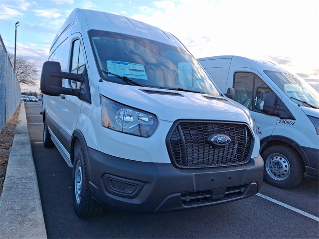 2025 Ford Transit photo 3