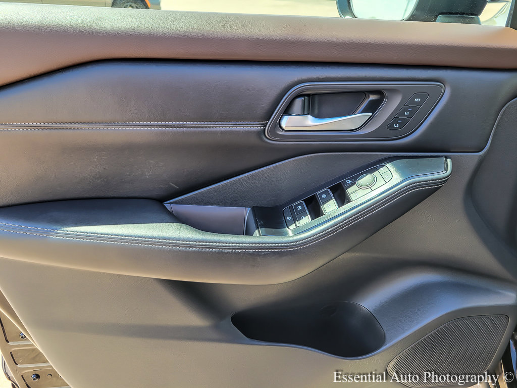 2022 NISSAN ROGUE - Image 18