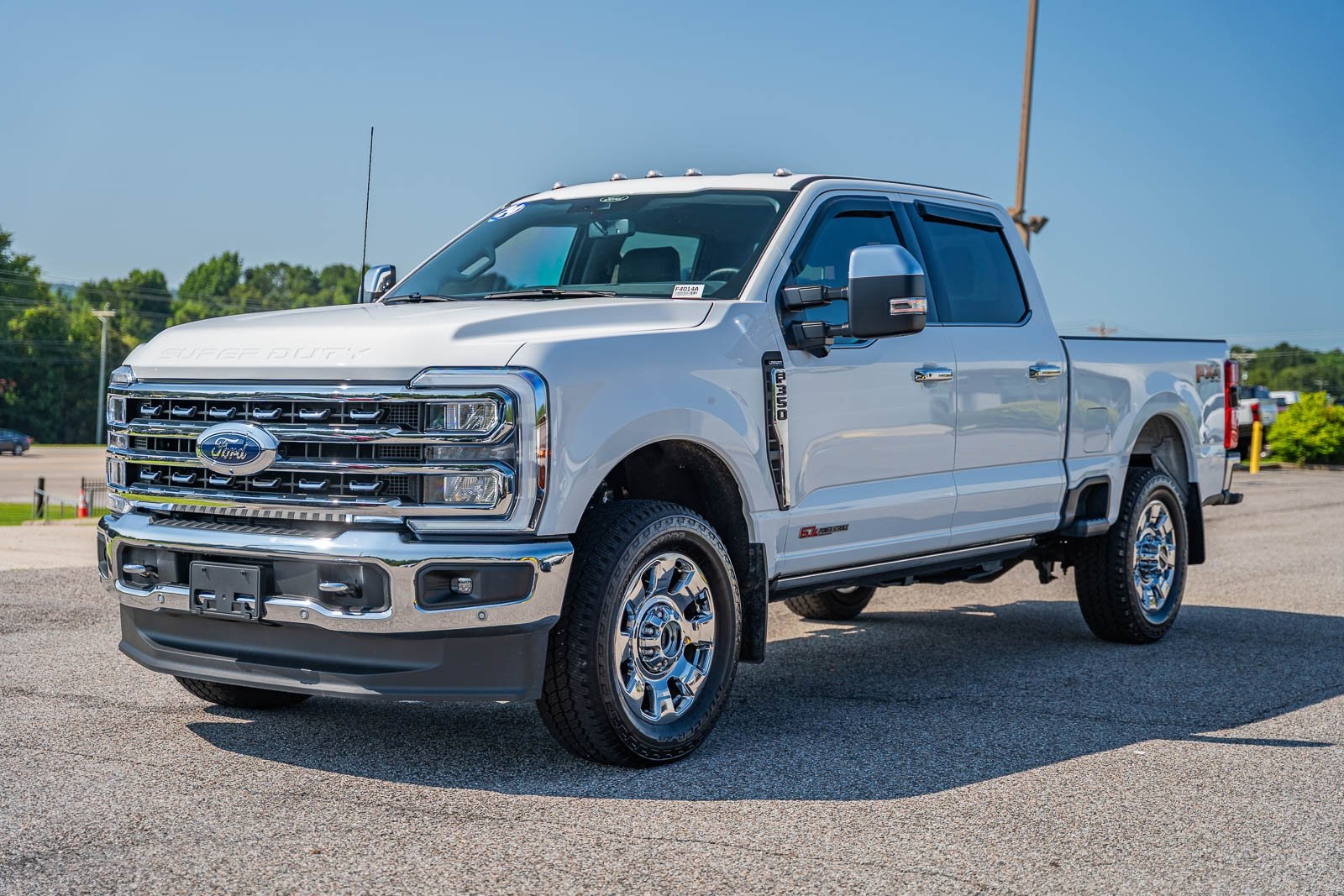 2024 Ford F-350 Lariat photo 3