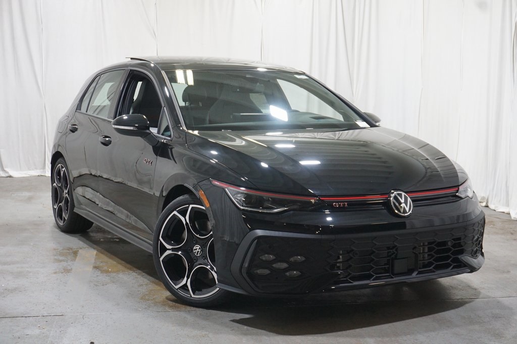 2025 Volkswagen Golf GTI Autobahn photo 2