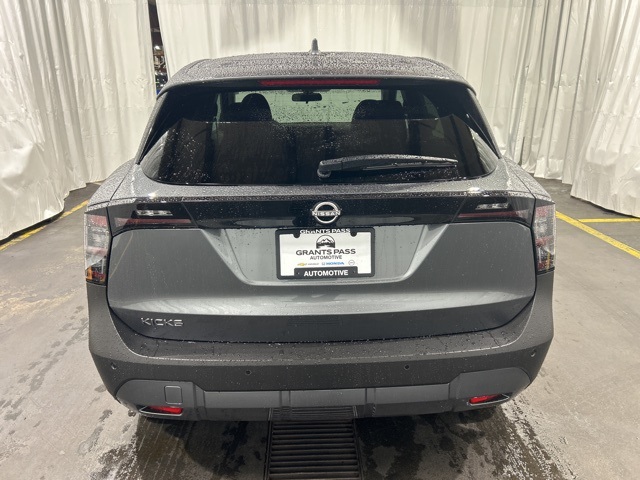 2025 Nissan Kicks SV photo 4