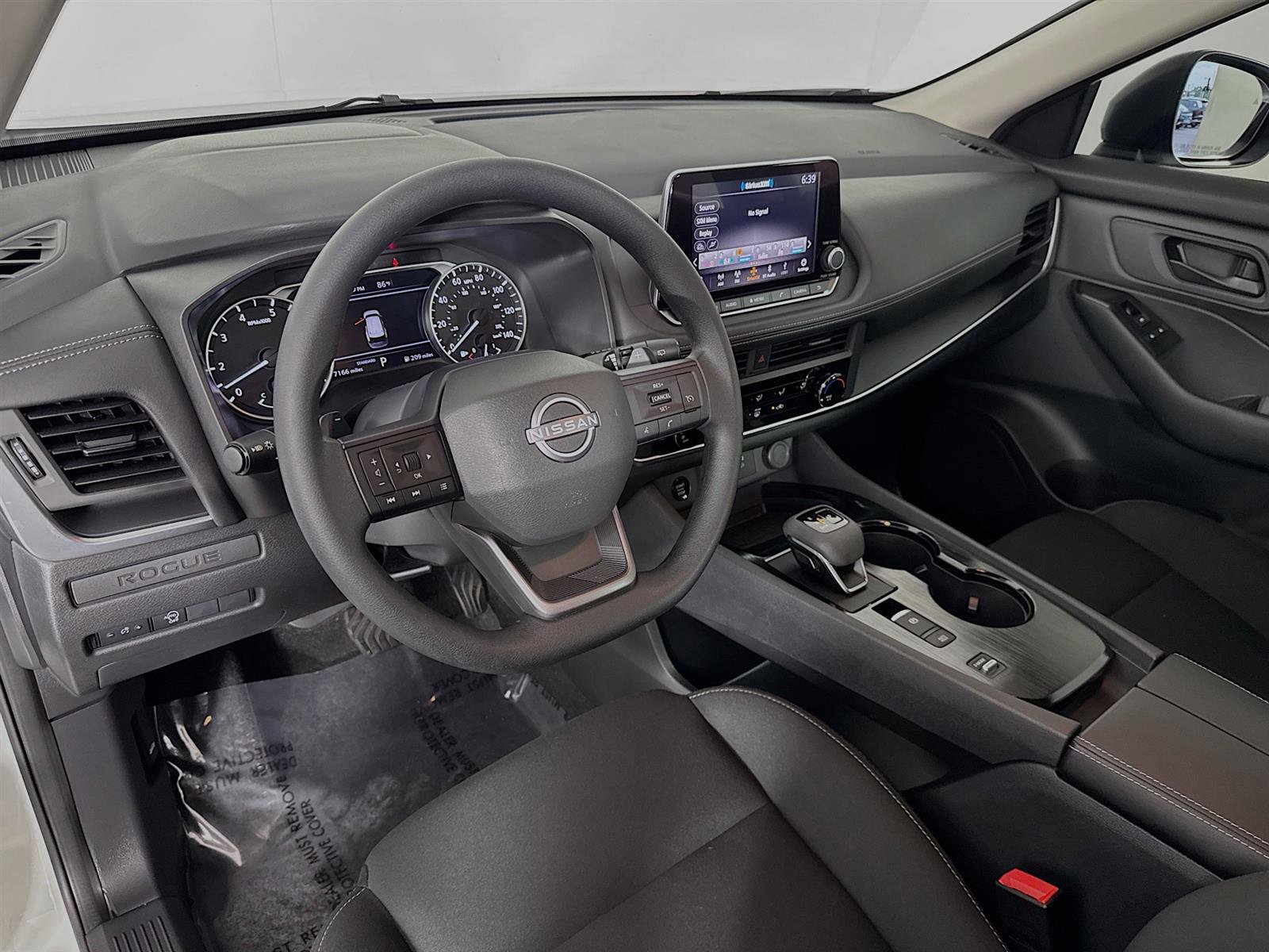 2025 Nissan Rogue S photo 4