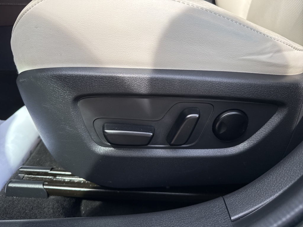 Used 2022 Machine Gray Metallic Mazda 2.5 S Premium Package image 23