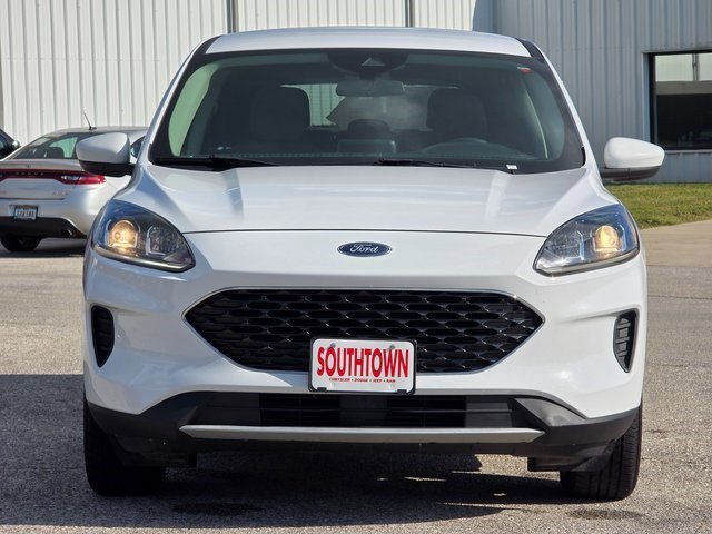 Used 2020 Ford Escape SE with VIN 1FMCU9G68LUB85665 for sale in Indianola, IA