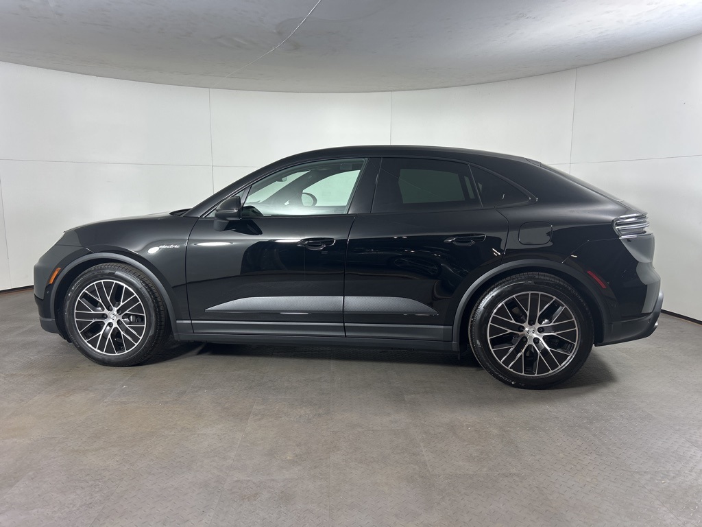 2025 Porsche Macan Electric 4 photo 8