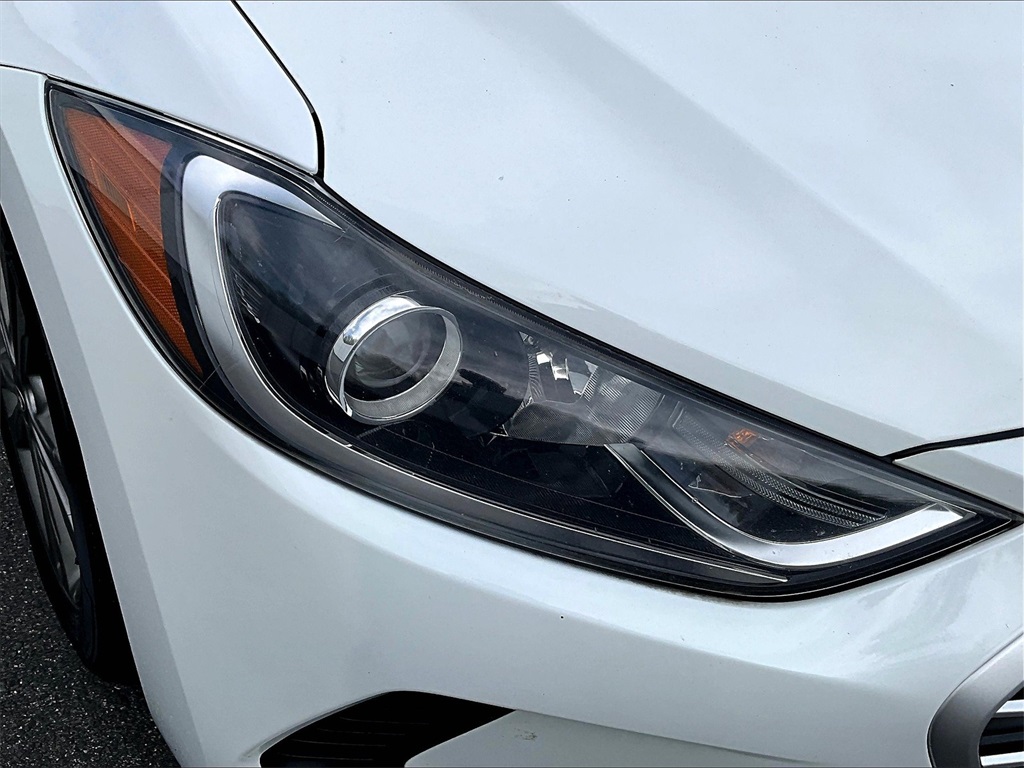 2018 Hyundai Elantra SEL photo 26