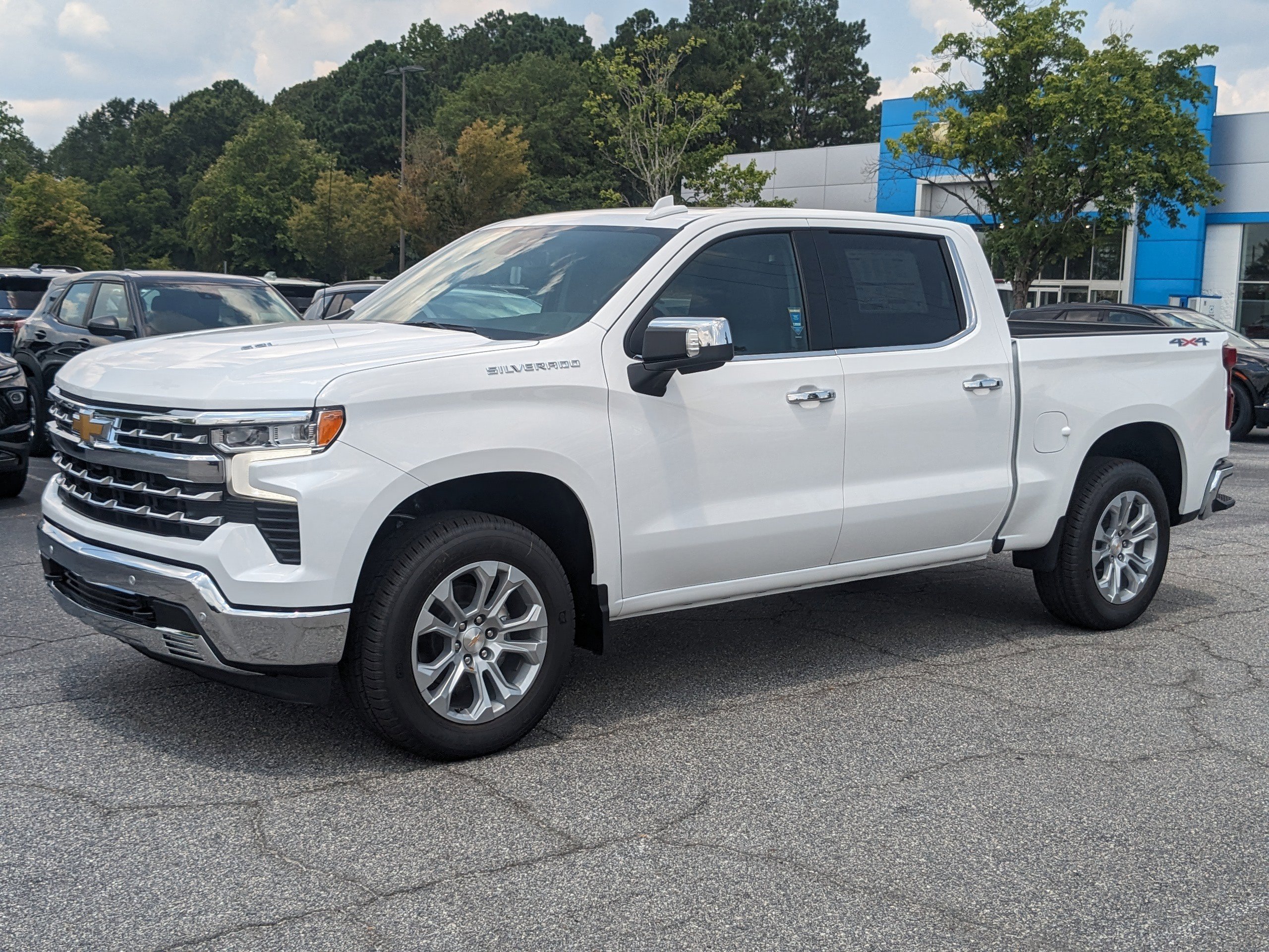 2025 Chevrolet Silverado 1500 LTZ photo 8