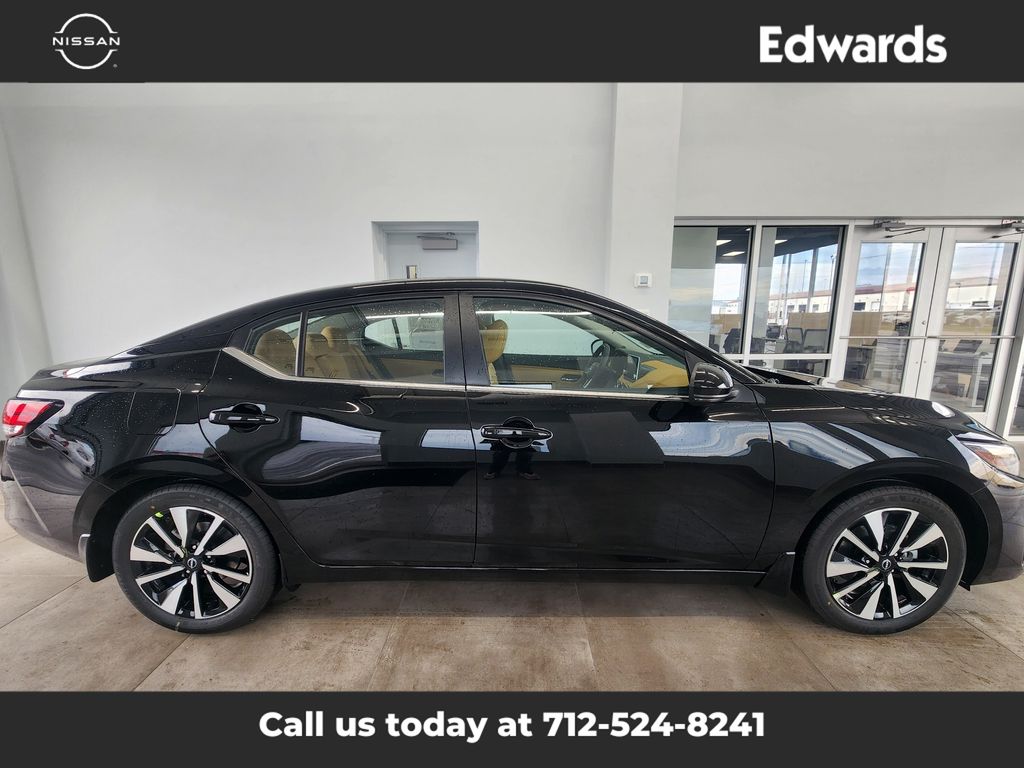 2025 Nissan Sentra SV's photo