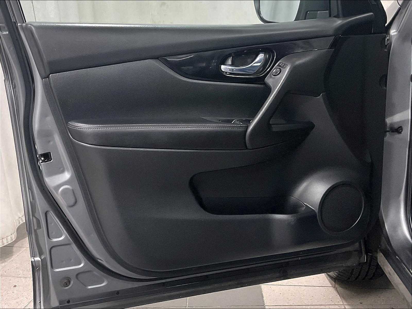 2019 Nissan Rogue Sport SV photo 9