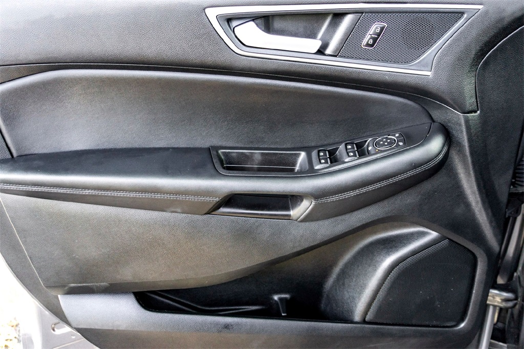 2024 Ford Edge SEL photo 9