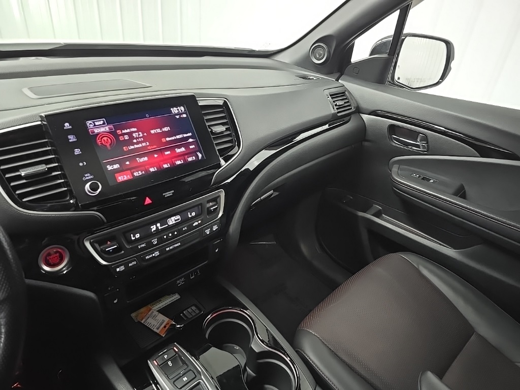 2021 Honda Ridgeline Black Edition photo 26
