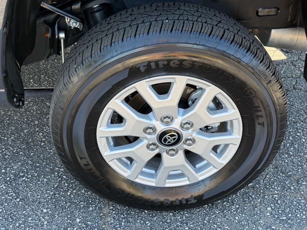 2025 Toyota Tacoma SR5 photo 14
