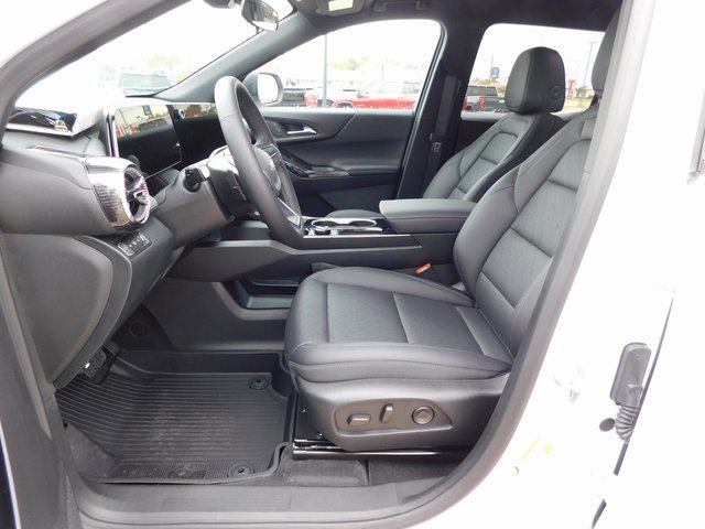 2026 Chevrolet Equinox LT photo 11