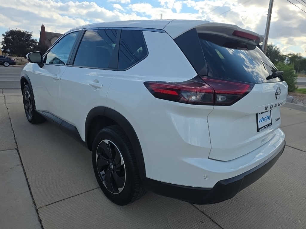 2024 Nissan Rogue SV photo 5