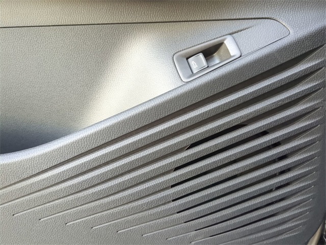 2025 Volkswagen ID.4 Pro Plus photo 20