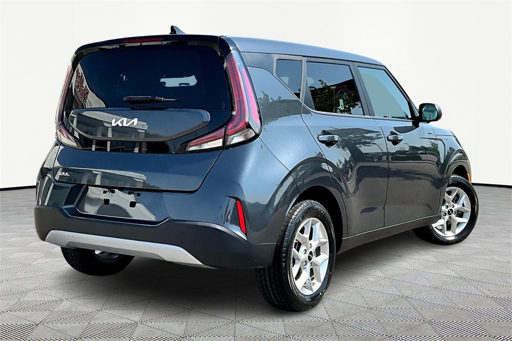 Used 2023 Kia Soul LX with VIN KNDJ23AU4P7885628 for sale in Kansas City