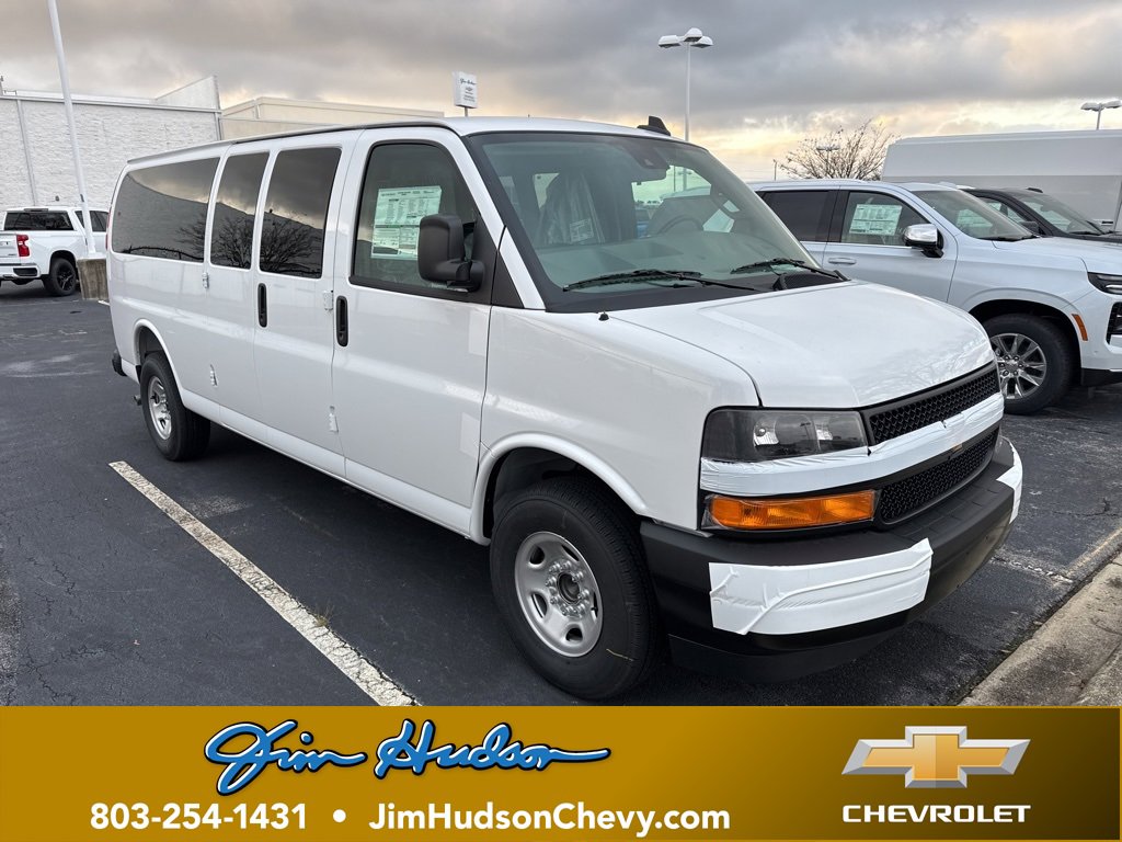 2025 Chevrolet Express Passenger LS's photo