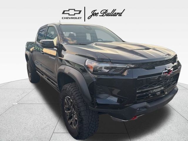 2024 Chevrolet Colorado ZR2 photo 2