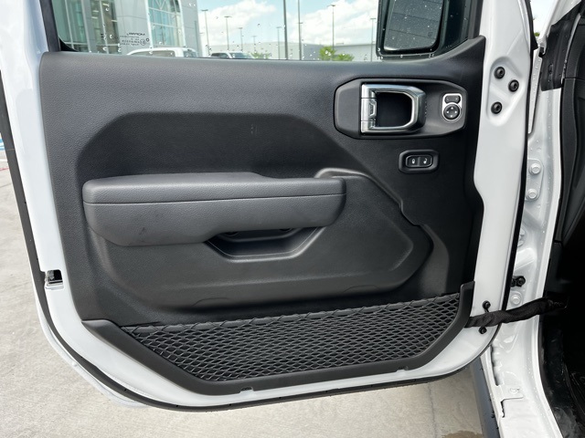 2025 Jeep Wrangler Willys photo 15