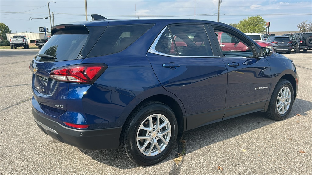 2022 Chevrolet Equinox LT photo 3