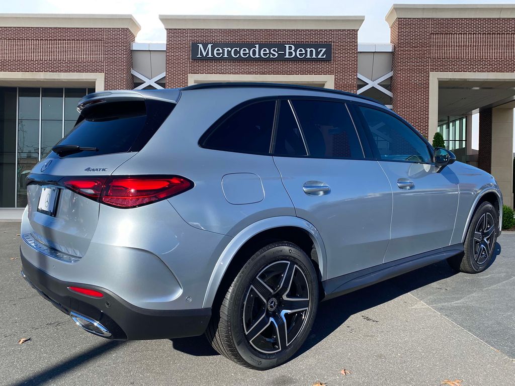 2025 Mercedes Benz GLC 300 4MATIC photo 5