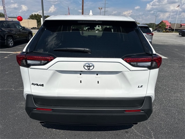 2025 Toyota RAV4 LE photo 3