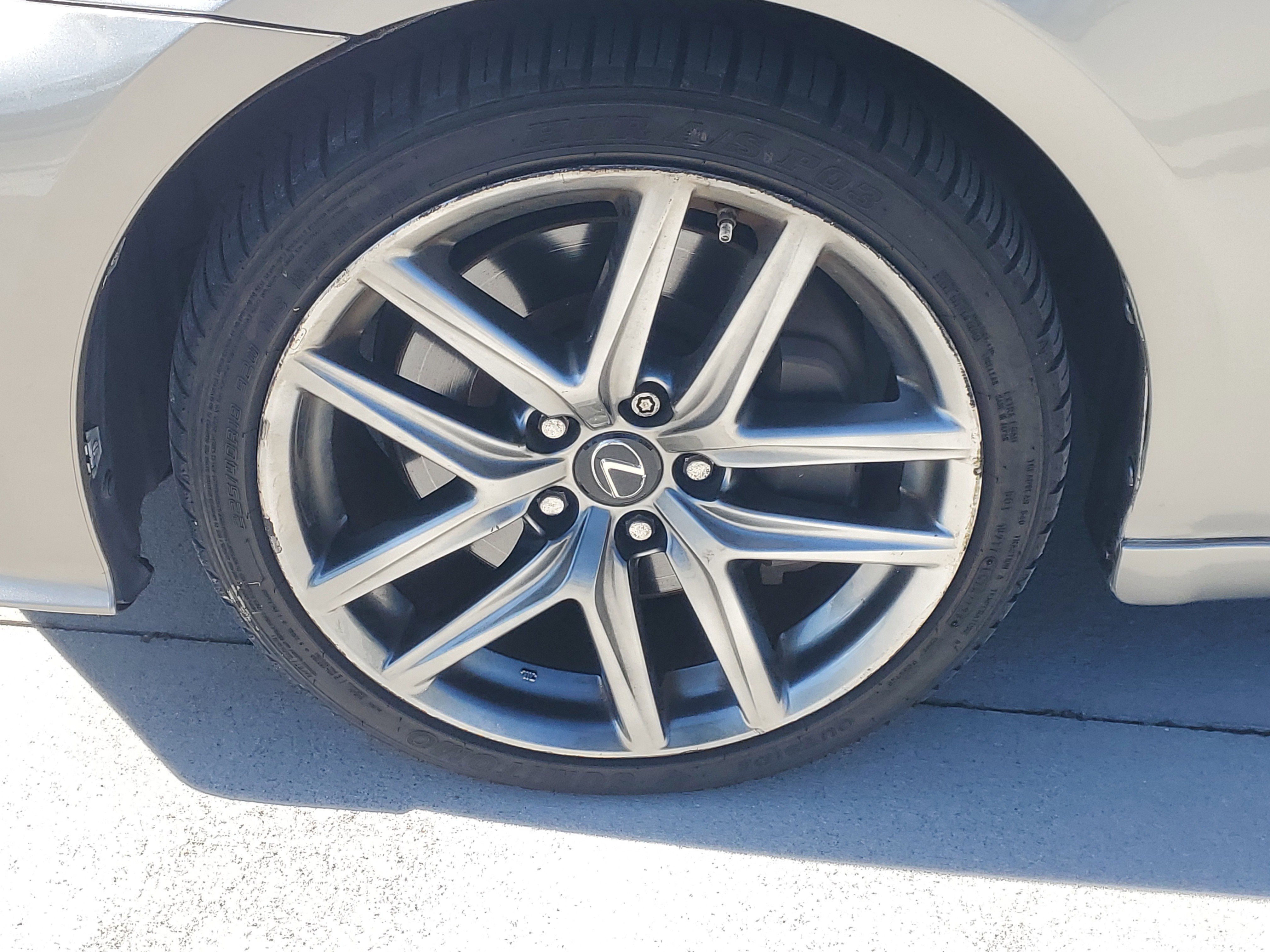 2016 Lexus IS 200t F SPORT photo 5