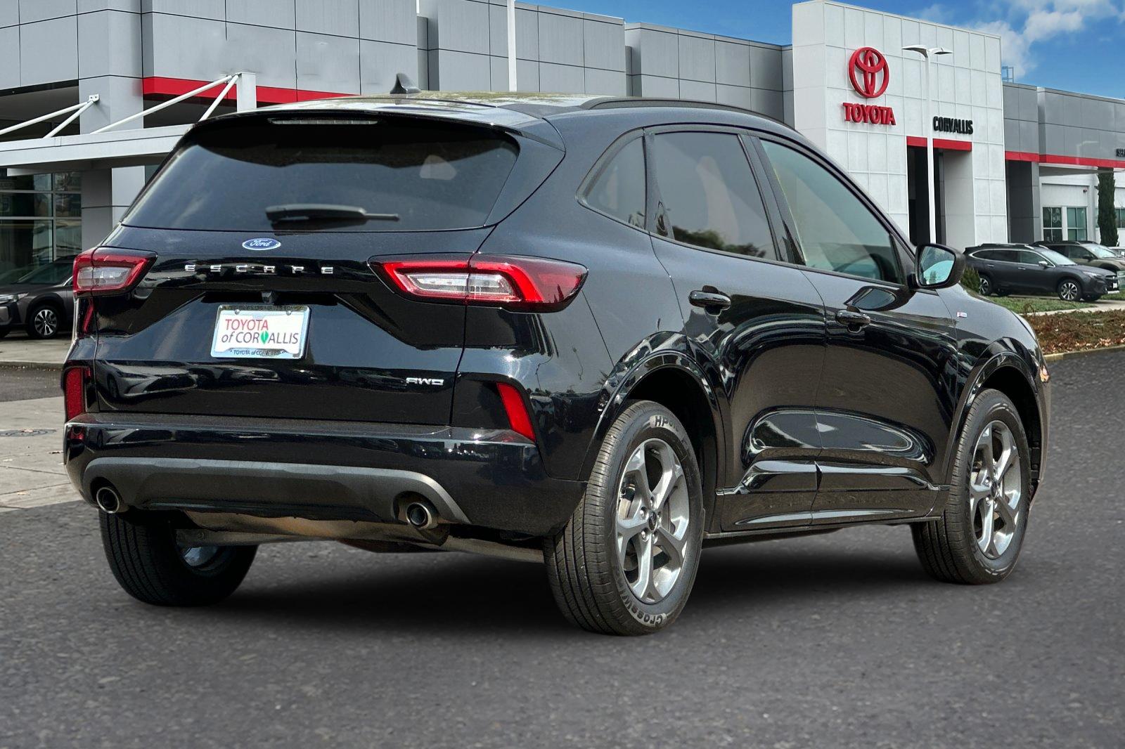 2023 Ford Escape ST-Line photo 3